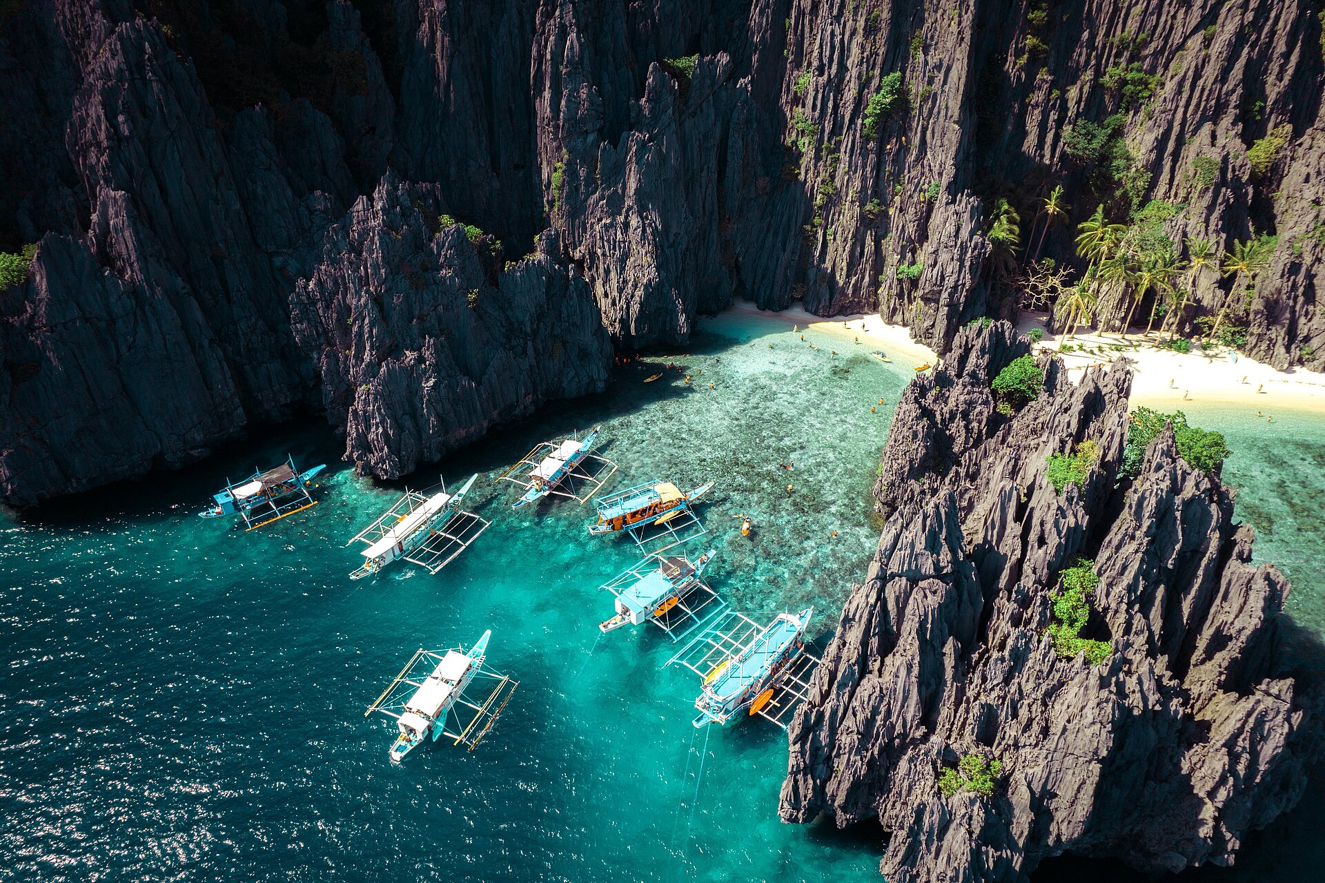 Palawan - credit: Andrej Vidanes