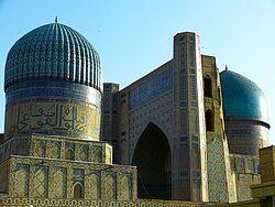 Bibi Xanom Moschee mit buntem Mosaik in Samarkand