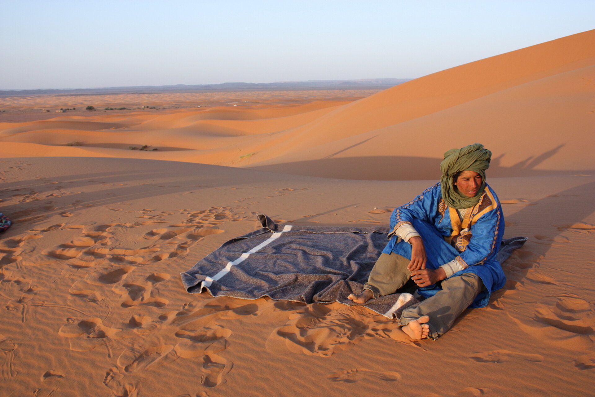 Auf einer TAKE OFF Erlebnisreise übernachten Sie inmitten der Sahara