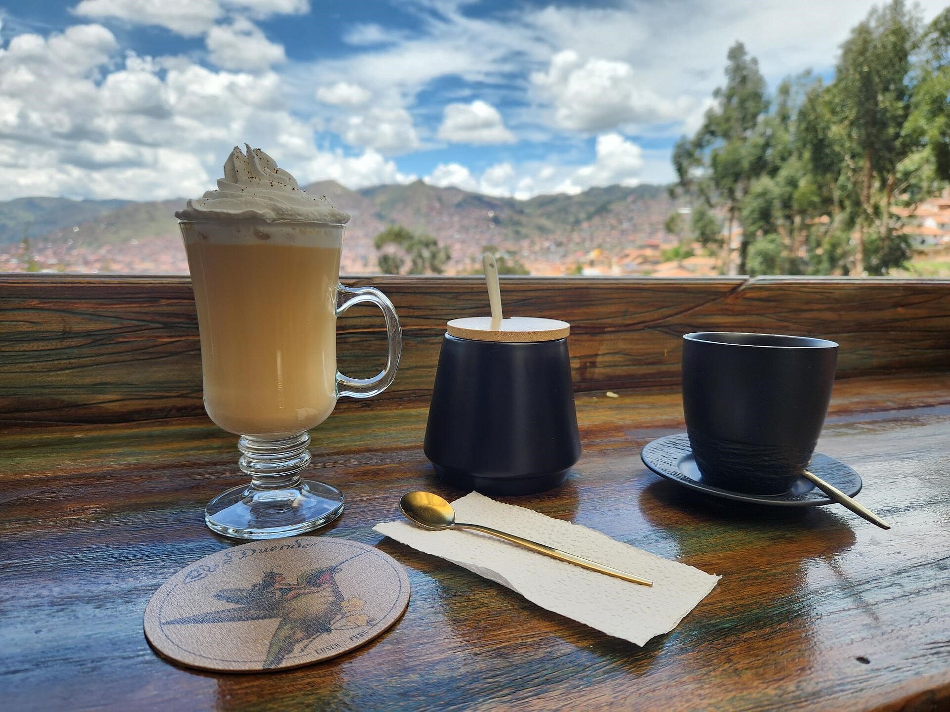 Kaffee mit Aussicht über Cuzco