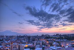 Yerevan Stadt im Sonnenuntergang